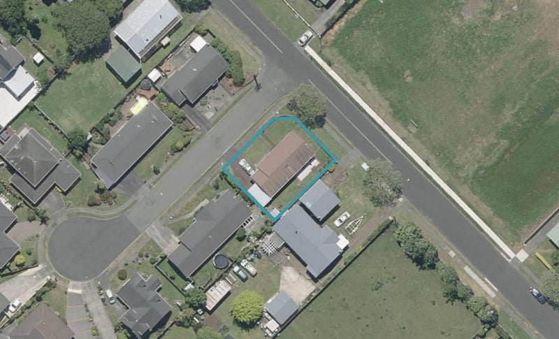 1 Hampton Place, Springvale, Whanganui - Carousel 1