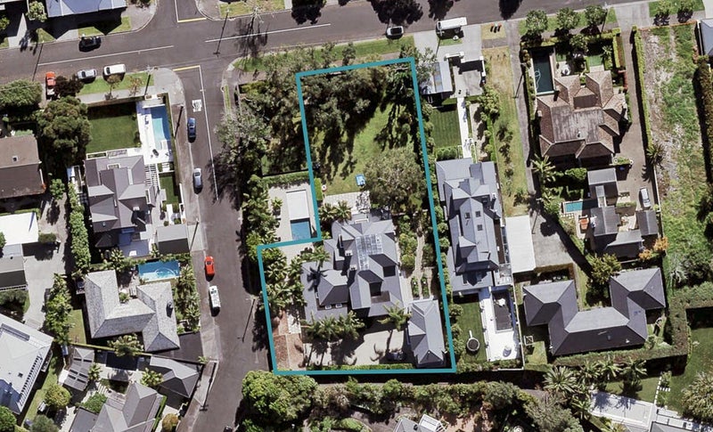 18 Bella Vista Road, Herne Bay, Auckland - Carousel 1