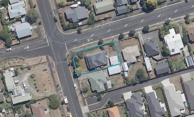 34 MacFarlane Street, Hamilton East, Hamilton - Carousel 1