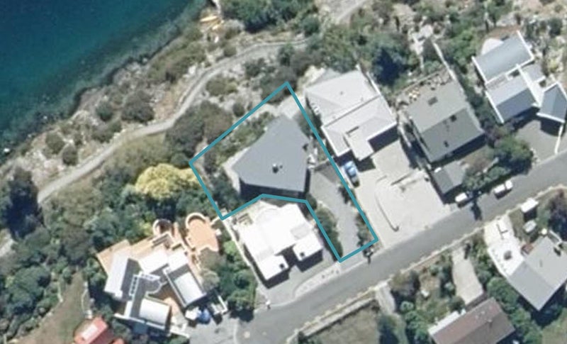 11 Mincher Road, Kelvin Heights, Queenstown - Carousel 1