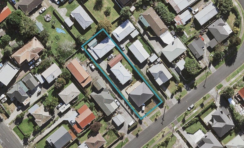 2/4 Cape Road, Mangere, Auckland - Carousel 1