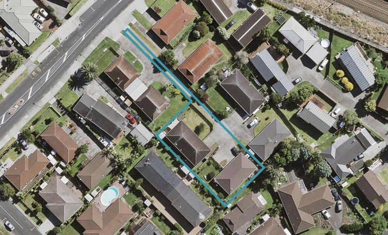 1/18 Sturges Road, Henderson, Auckland - Carousel 1