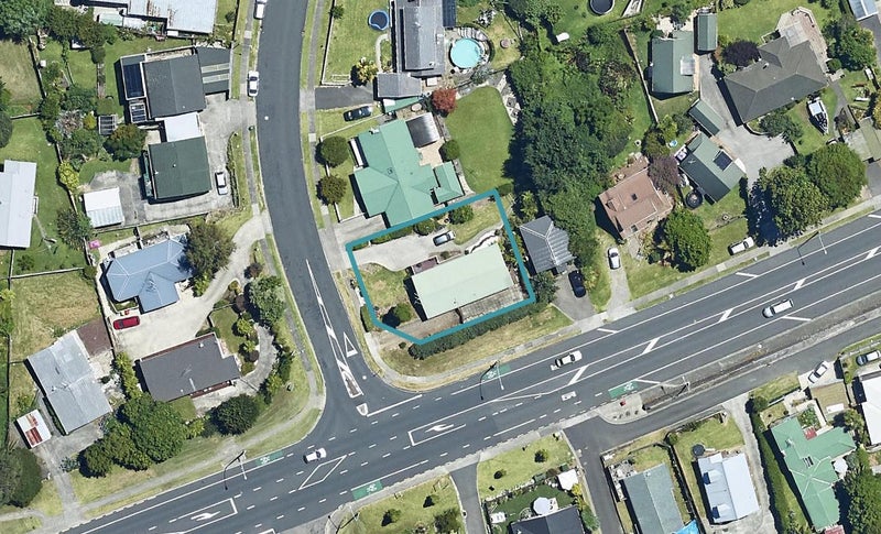 2 Jonathon Street, Brookfield, Tauranga - Carousel 1