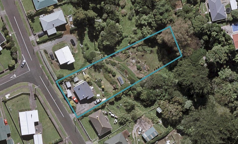 50 Banks Street, Marfell, New Plymouth - Carousel 1