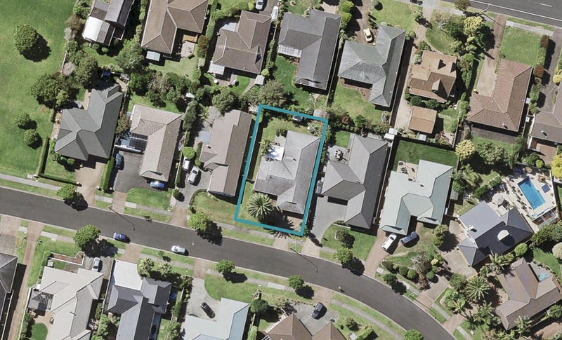 32 Bob Charles Drive, Golflands, Auckland - Carousel 1