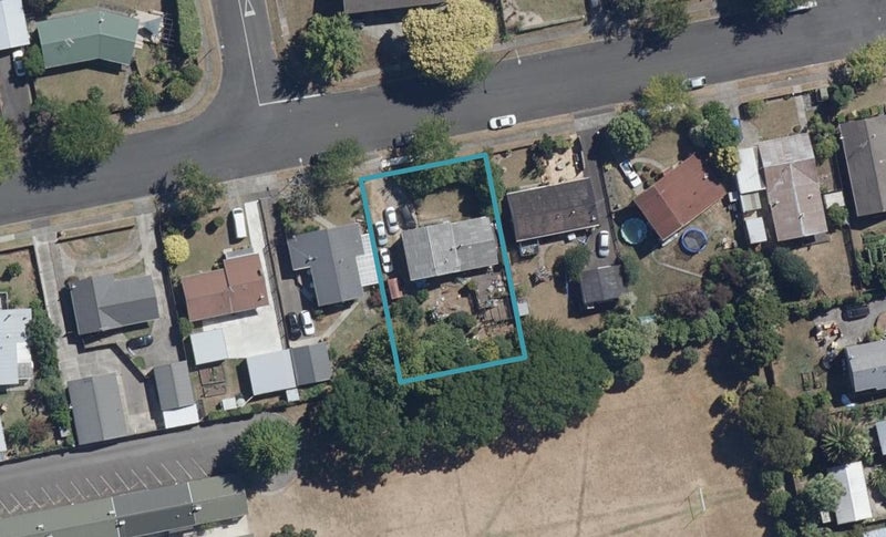 75 Pohutukawa Drive, Pukete, Hamilton - Carousel 1