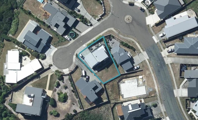 3 Lily Close, Camborne, Porirua - Carousel 1