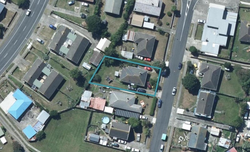 99 Waihora Crescent, Waitangirua, Porirua - Carousel 1