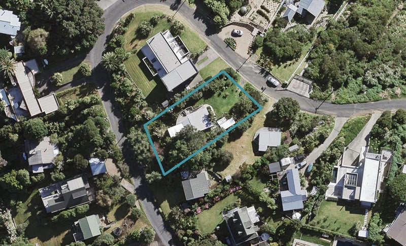 19 Matapana Road, Palm Beach, Waiheke Island - Carousel 1