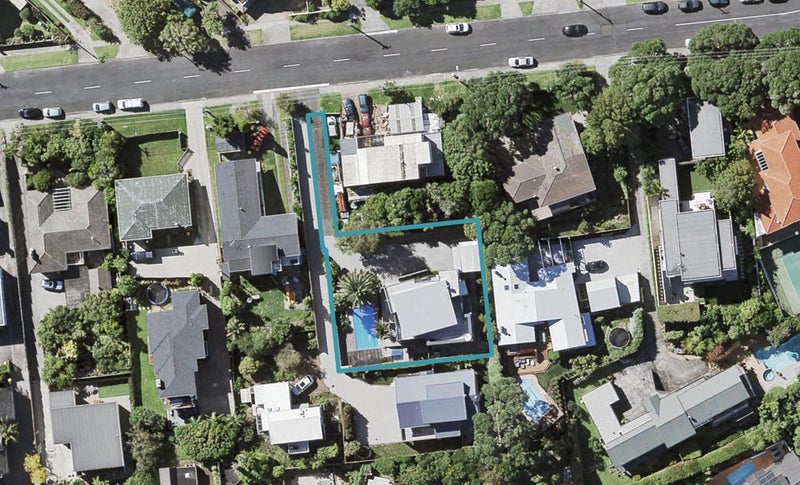 23 Castor Bay Road, Castor Bay, Auckland - Carousel 1