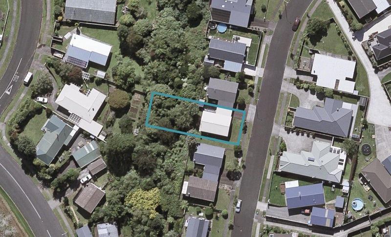 14 Marchant Place, Westown, New Plymouth - Carousel 1