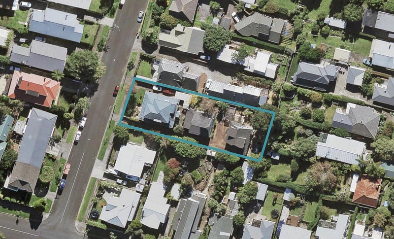 1/16 Waitomo Avenue, Mount Eden, Auckland - Carousel 1