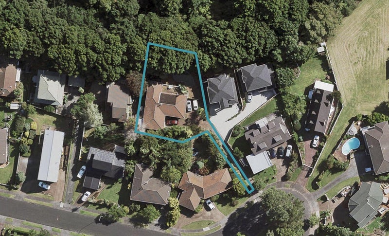 30 Deodar Place, Totara Heights, Auckland - Carousel 1