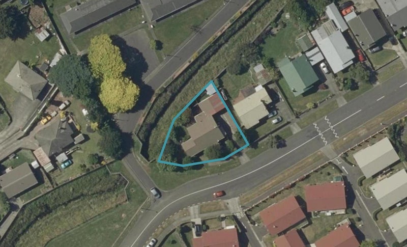 24 Clausen Street, Takaro, Palmerston North - Carousel 1