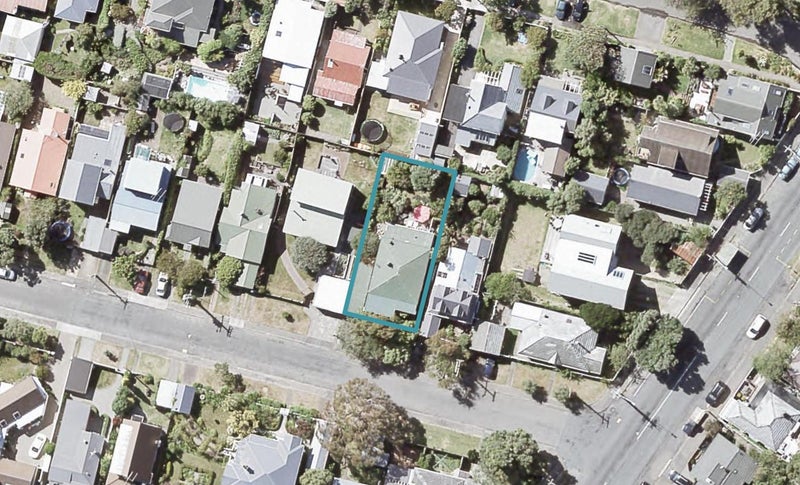 6 Kauri Street, Eastbourne, Lower Hutt - Carousel 1