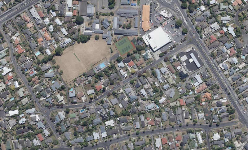 27 McCracken Avenue, Hillcrest, Hamilton - Carousel 1