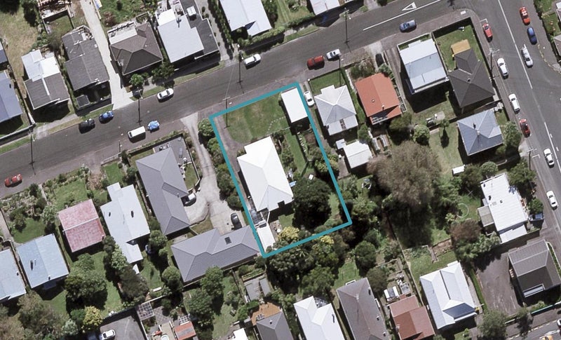 9 Gaine Street, New Plymouth, New Plymouth - Carousel 1