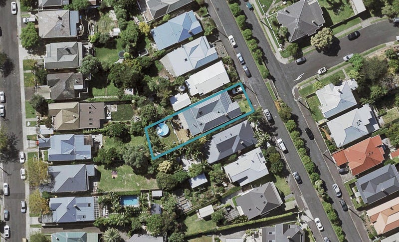 19 Shoal Bay Road, Devonport, Auckland - Carousel 1