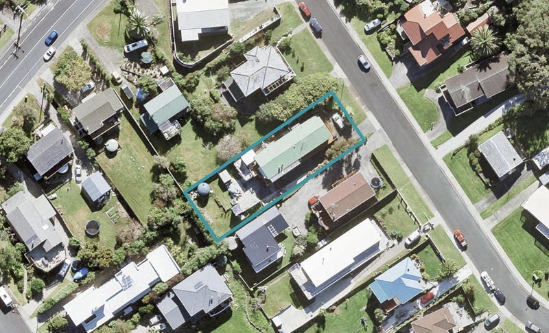 2/5 Zita Avenue, Matakatia, Whangaparaoa - Carousel 1