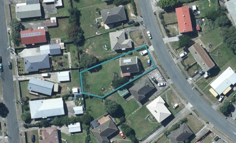 36 Aberfeldy Street, Cannons Creek, Porirua - Carousel 1