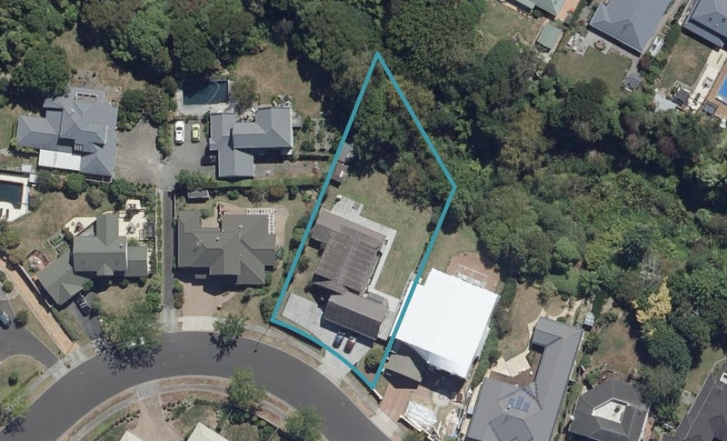 41 Montrose Crescent, Huntington, Hamilton - Carousel 1