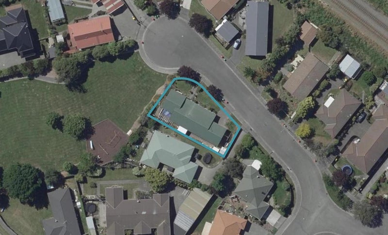 8 Warner Place, Heathcote Valley, Christchurch - Carousel 1