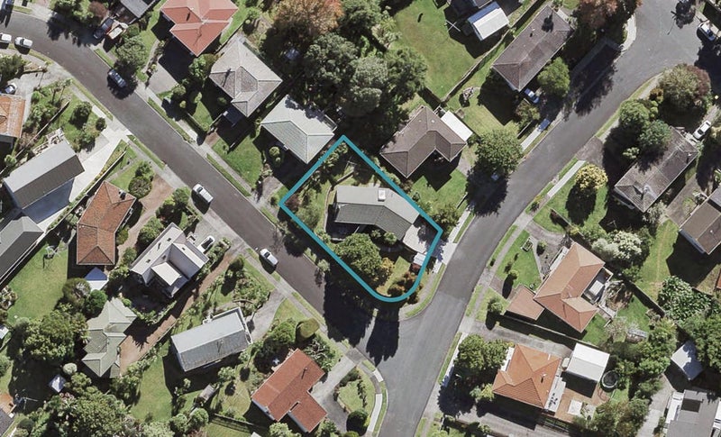14 Betsland Crescent, Hillcrest, Auckland - Carousel 1