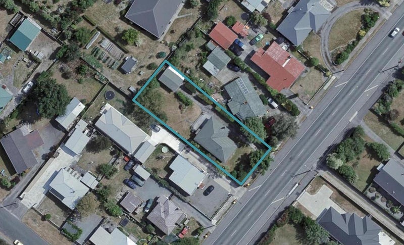 408 High Street South, Carterton - Carousel 1
