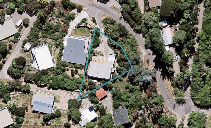 9 Kingfisher Road, Takamatua, Akaroa - Carousel 1