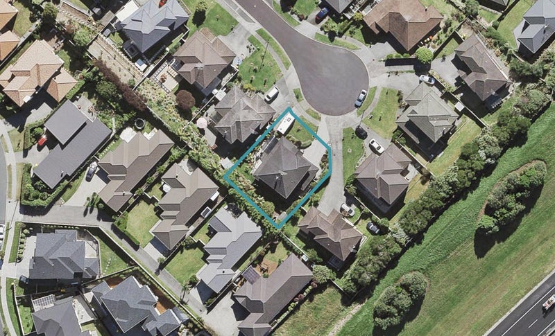 17 Mary Forgham Drive, Greenhithe, Auckland - Carousel 1