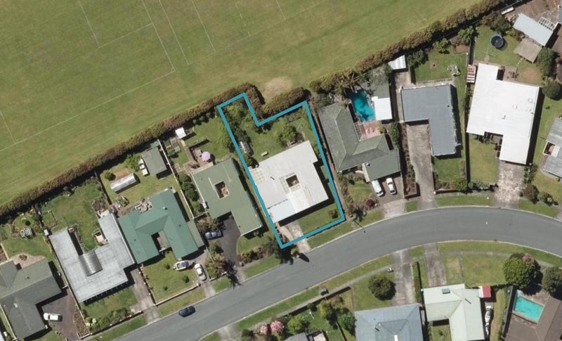 13 Carlton Crescent, Kamo, Whangarei - Carousel 1