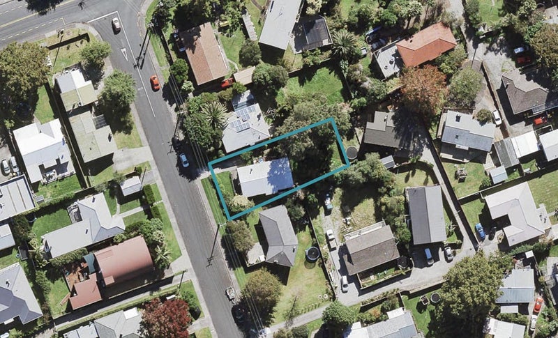 81 Tramway Road, Beach Haven, Auckland - Carousel 1
