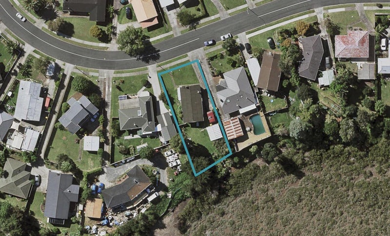 115 Edgewater Drive, Pakuranga, Auckland - Carousel 1