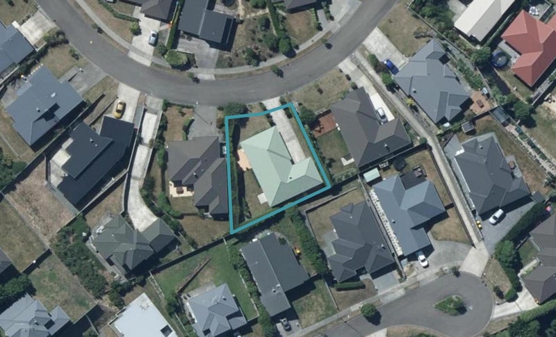 28 Dusky Crescent, Aotea, Porirua - Carousel 1