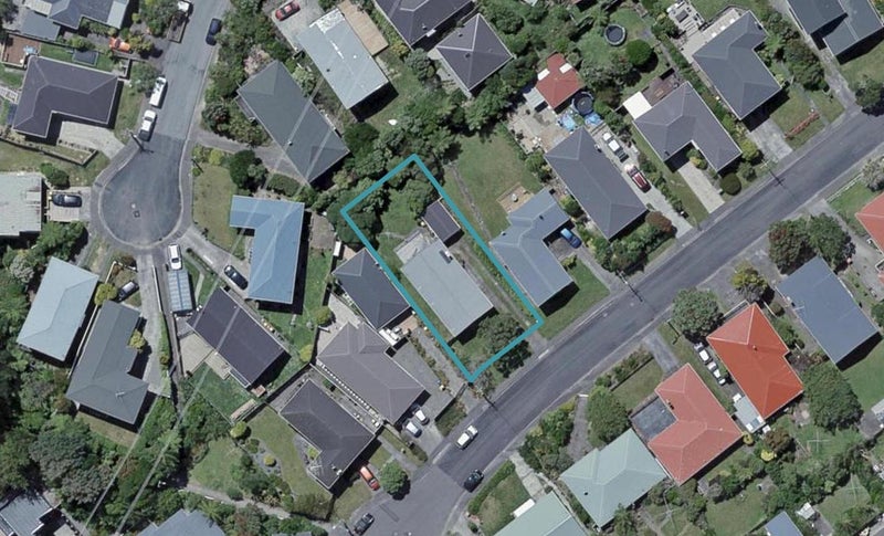 14 Alder Place, Newlands, Wellington - Carousel 1