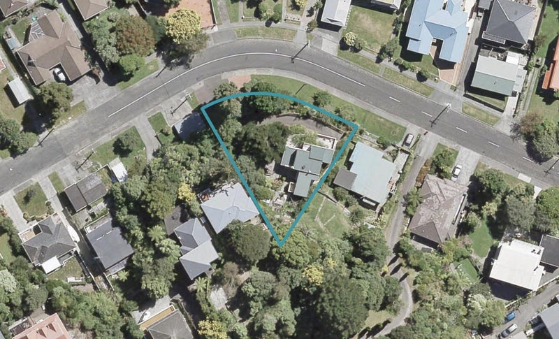 15 Wyndrum Avenue, Waterloo, Lower Hutt - Carousel 1