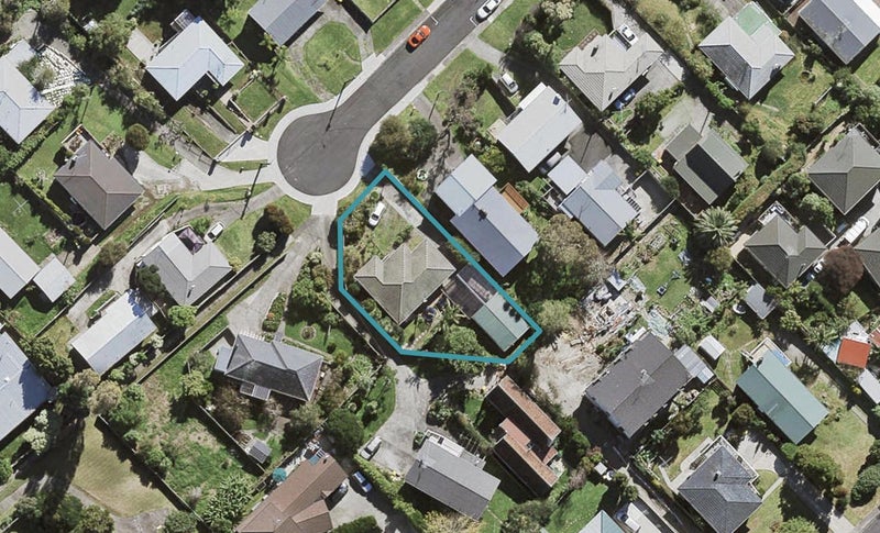 14 Raeben Avenue, Hillcrest, Auckland - Carousel 1