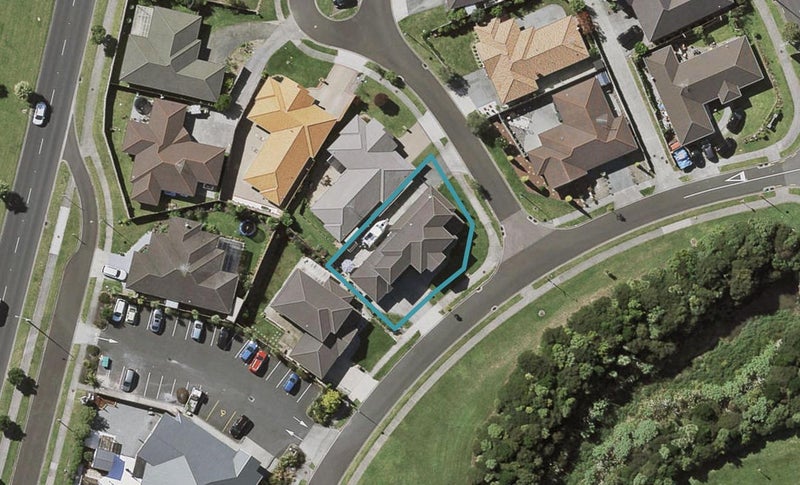 2 Reinheimer Place, Flat Bush, Auckland - Carousel 1