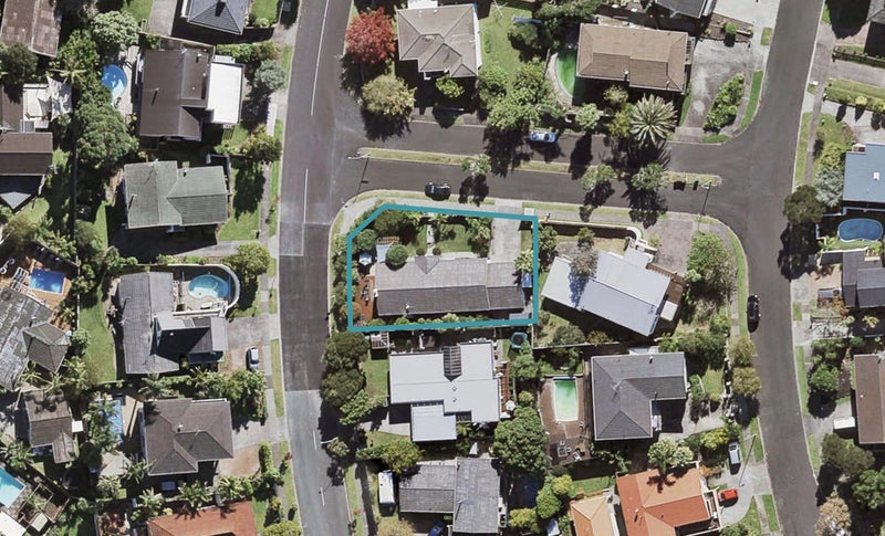 16 Porritt Avenue, Chatswood, Auckland - Carousel 1