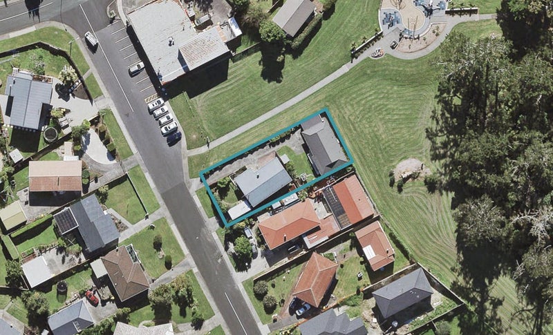 1/3 Thornlow Street, Glendene, Auckland - Carousel 1