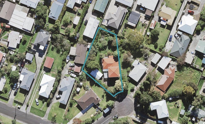 4 Hurley Place, Kelston, Auckland - Carousel 1