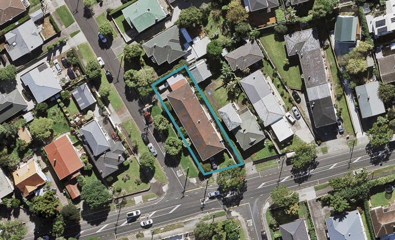 2/41 Owairaka Avenue, Owairaka, Auckland - Carousel 1