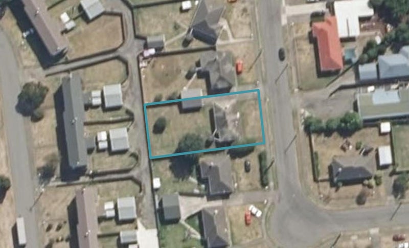 19 Holland Crescent, Bulls - Carousel 1
