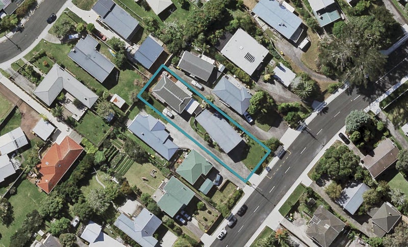2/76 Sunnynook Road, Sunnynook, Auckland - Carousel 1