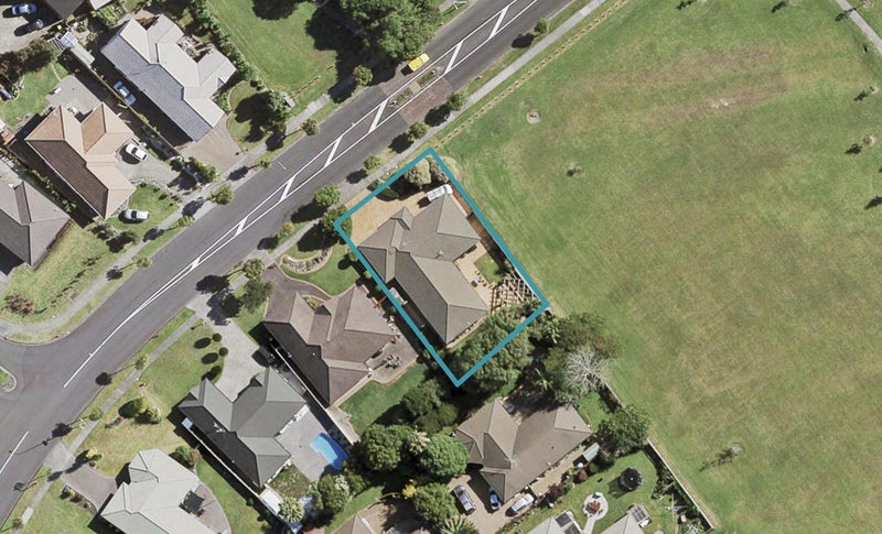41 Tington Avenue, Wattle Downs, Auckland - Carousel 1