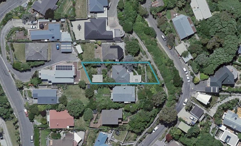 15 Napier Street, Karaka Bays, Wellington - Carousel 1