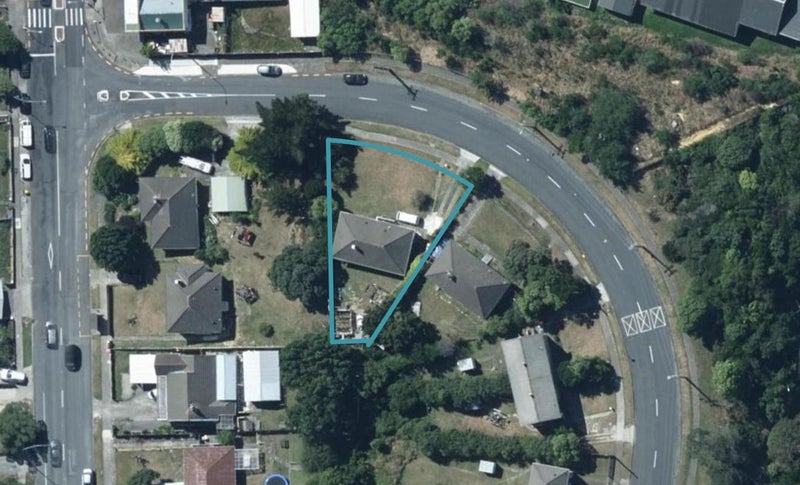 4 Sievers Grove, Cannons Creek, Porirua - Carousel 1
