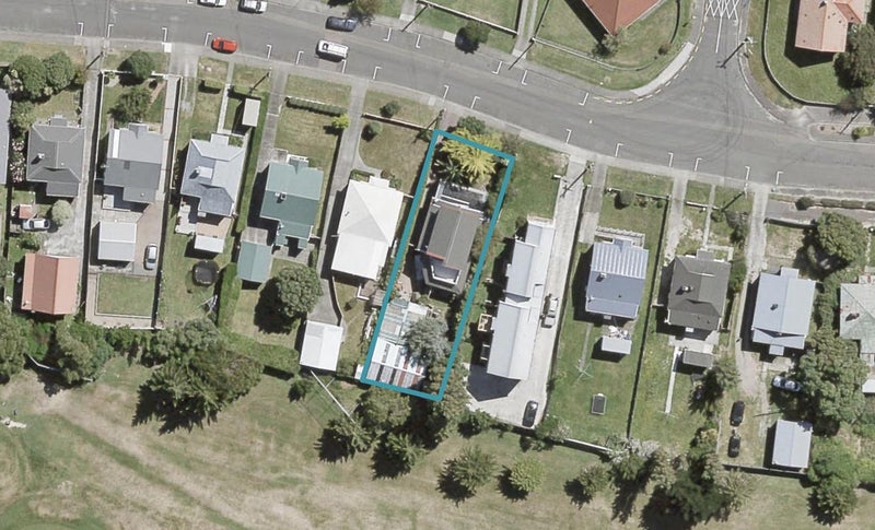 32 Elizabeth Street, Moera, Lower Hutt - Carousel 1