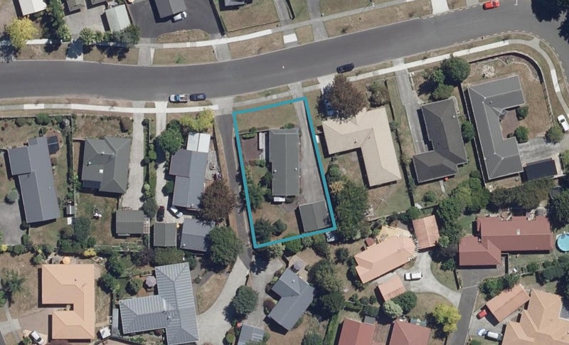 12 Commodore Avenue, Flagstaff, Hamilton - Carousel 1