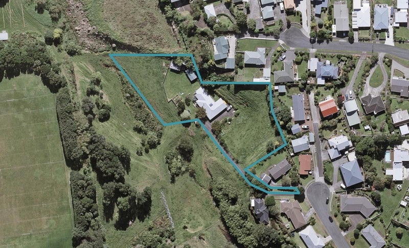 7B Squire Place, Blagdon, New Plymouth - Carousel 1